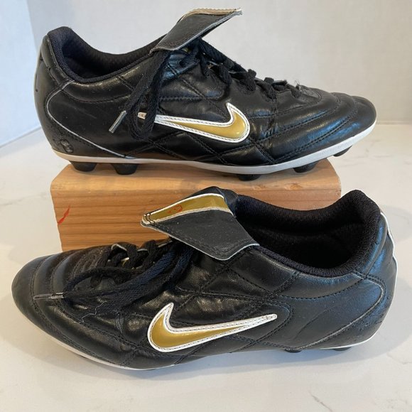 NIKE JR TIEMPO 750 II VT VERSATRACT YOUTH SOCCER CLEATS – SIZE 4.5Y – BLACK/GOLD - Picture 9 of 12